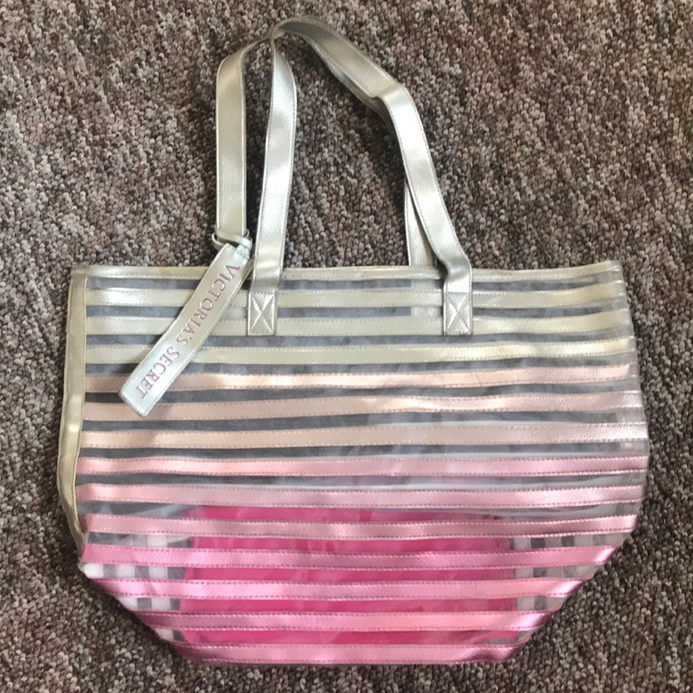 Victoria’s Secret Beach tote.